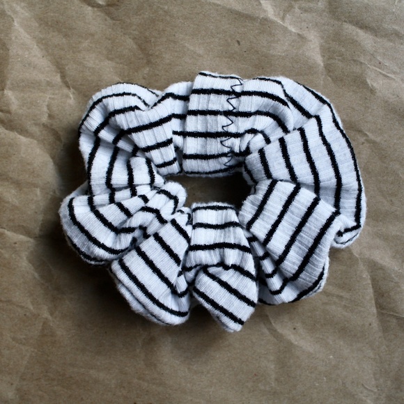FOUR HANDMADE UPCYCLED SCRUNCHIES - Picture 3 of 5